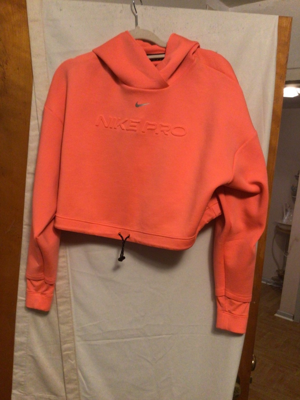 Nike Pro scuba hoodie with pull tag at the hem for cinching SZ M boxy ,cropped